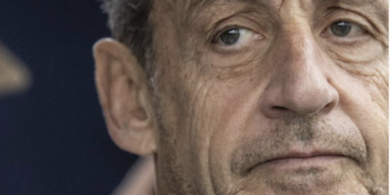 Une séance de dédicaces agitée pour Nicolas Sarkozy
