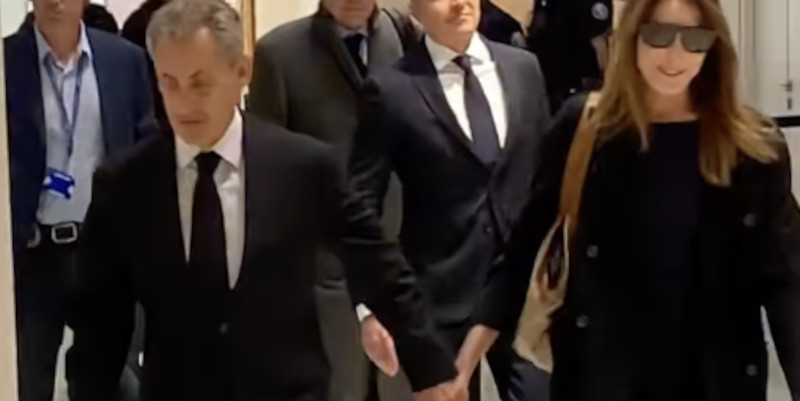 Nicolas Sarkozy jugé, Carla Bruni ne lâche rien