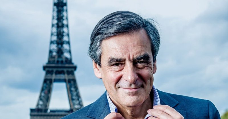 François Fillon en mode barbu à Monteolivetto en Toscane (photo)