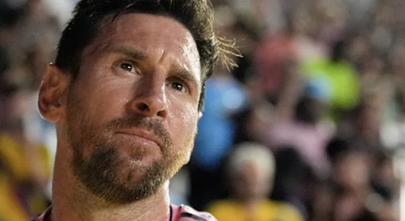 Quand les voisins de Lionel Messi sont trop bruyants : il achète leur maison !