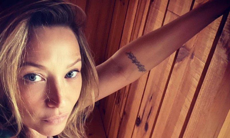 Laura Smet en veut à mort à Marina Foïs humiliante, un proche sort les griffes