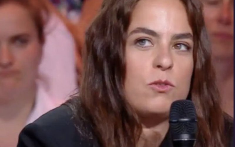 Anthony Delon lance un message d'apaisement à Anouchka malgré la « guerre fratricide » 