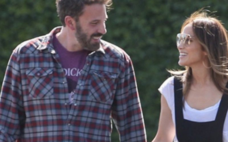 Le « baiser passionné » de Ben Affleck et J.Lo à Venise était... une photo de 2021 ! Leurs fans toujours aussi fascinés !