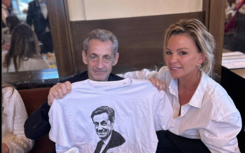 Cadeau symbolique ! Nicolas Sarkozy et Carla Bruni célèbrent la « libération » de l'ex président 
