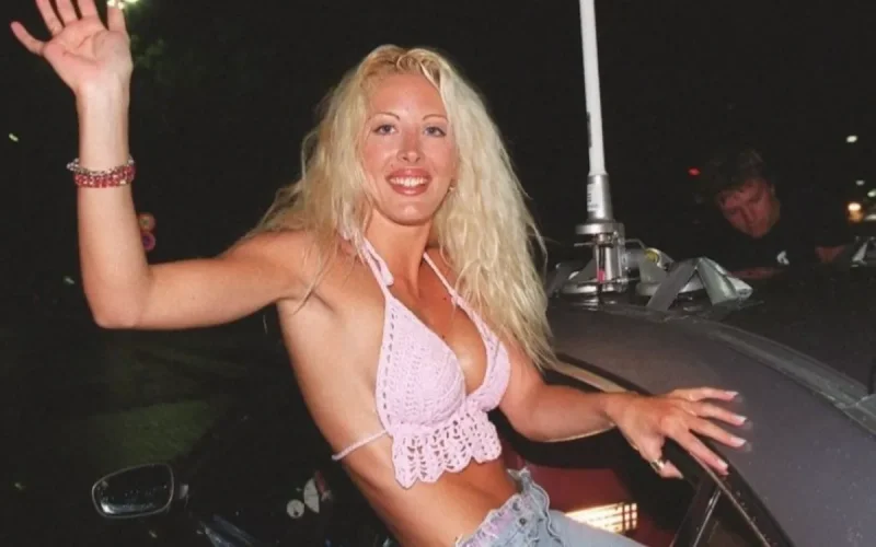 « Elle était entre la vie et la mort » : Loana, le récit glaçant de son overdose au GHB