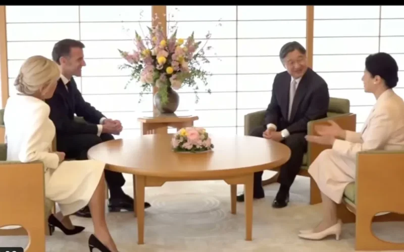 Emmanuel et Brigitte Macron, cette entorse au protocole qui interpelle au Japon
