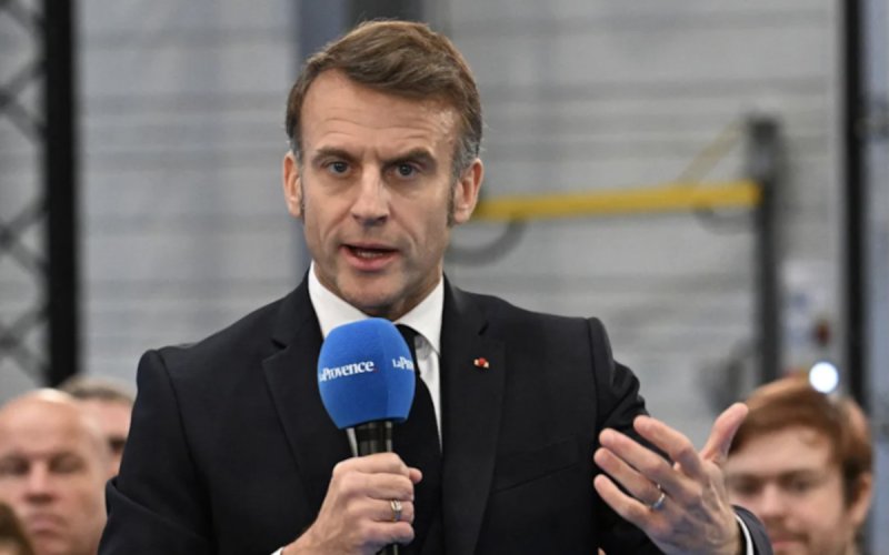 Emmanuel Macron victime d'une folle rumeur de « coup d'état » 