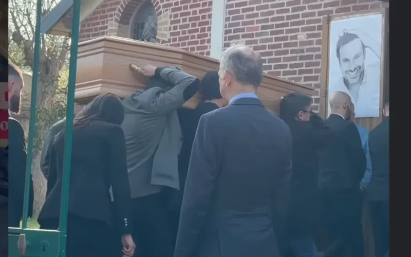 En larmes, Jean Dujardin porte le cercueil Bruno Salomone