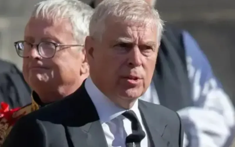 « Il a dû fuir » : Prince Andrew ciblé par un individu armé