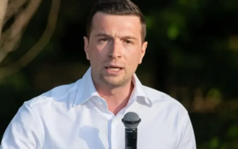 Jordan Bardella à Liévin : cette blague sur « la fiancée », Maria Carolina