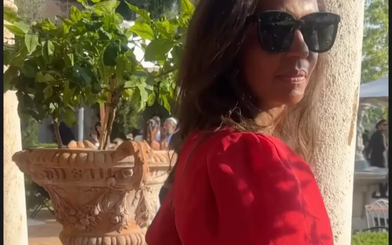 Karine Le Marchand répond aux critiques après sa tenue remarquée au mariage de Thylane Blondeau