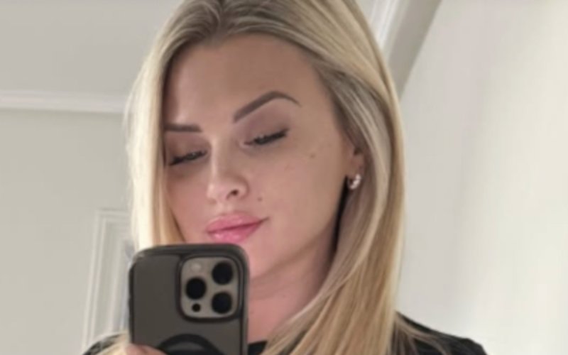 Kelly Vedovelli : enceinte et déjà à Londres