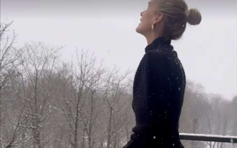 Laeticia Hallyday de retour à Paris après le farniente à Phuket avec Serge