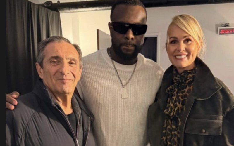 Laeticia Hallyday défie la polémique et prépare un Noël romantique avec Serge Varsano