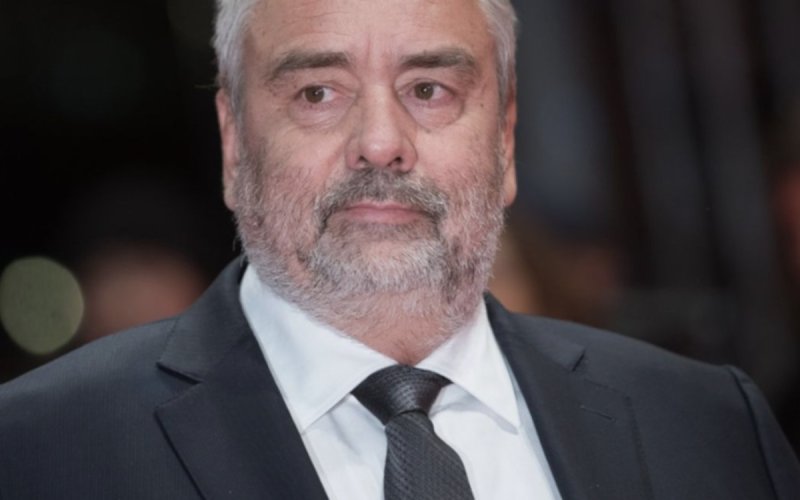 Luc Besson attaque Pierre Niney : un « tacle qu'on n'avait pas vu venir »