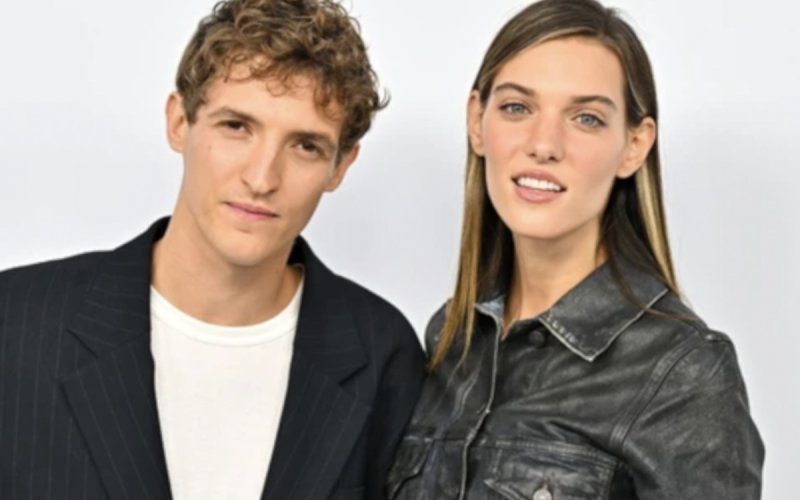 Bientôt les cloches de Mariage ? Charlotte Cardin veut épouser Aliocha Schneider pour fêter leurs « dix ans de couple » ! 