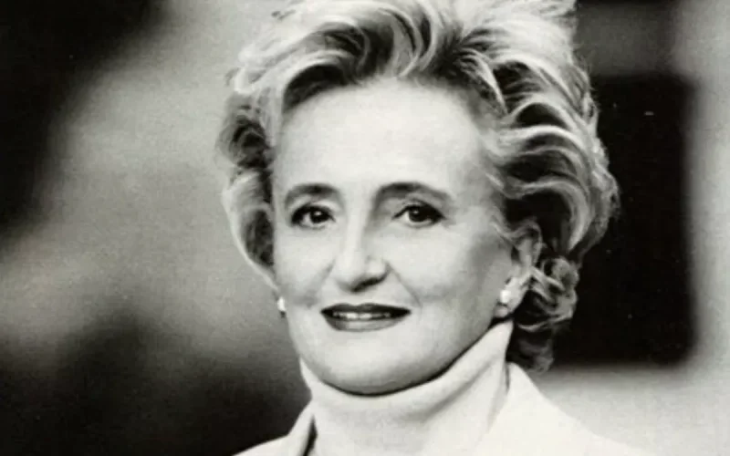 Mort de Bernadette Chirac : ce que disent Nicolas Sarkozy et François Hollande intrigue