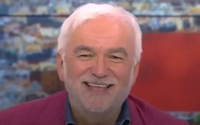 Pascal Praud moqué après sa chute : « J'ai une entorse », les internautes ne le ratent pas