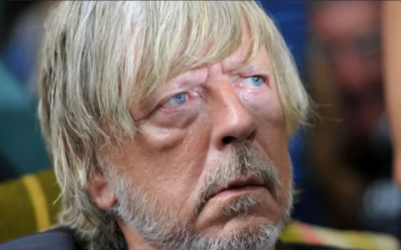 « Il pensait qu'on voulait le tuer » : Renaud au cœur d'un trouble glaçant