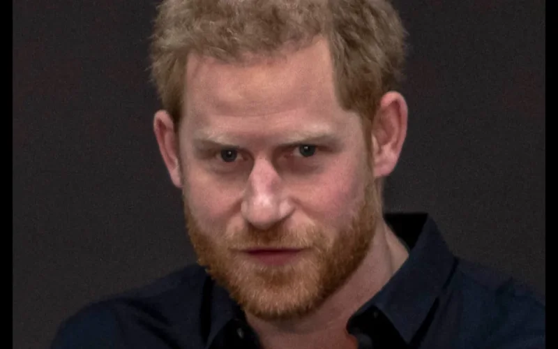 Prince Harry s'amuse de sa calvitie dans un podcast
