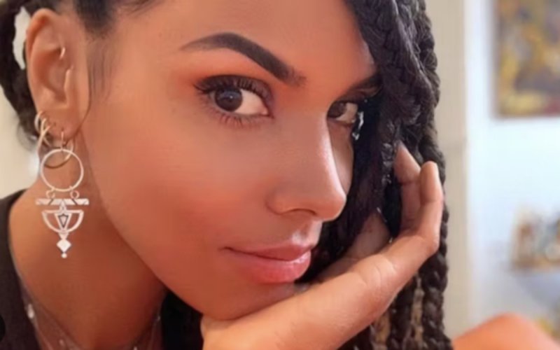 Shy'm face à un « déchirement », elle culpabilise de laisser son fils Tahoma !