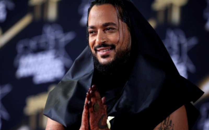 Slimane : Un retour muselé ! Il veut s'expliquer sur sa condamnation, mais son manager refuse