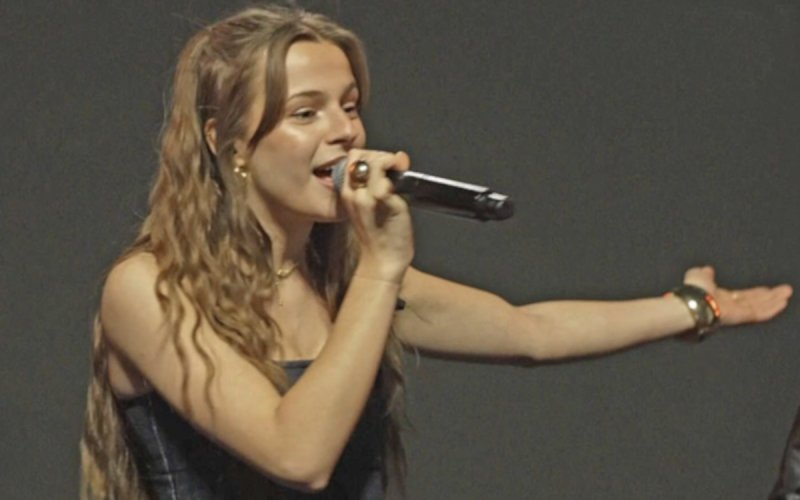 Star Academy : Michael Goldman chambre Anouk sur ses origines