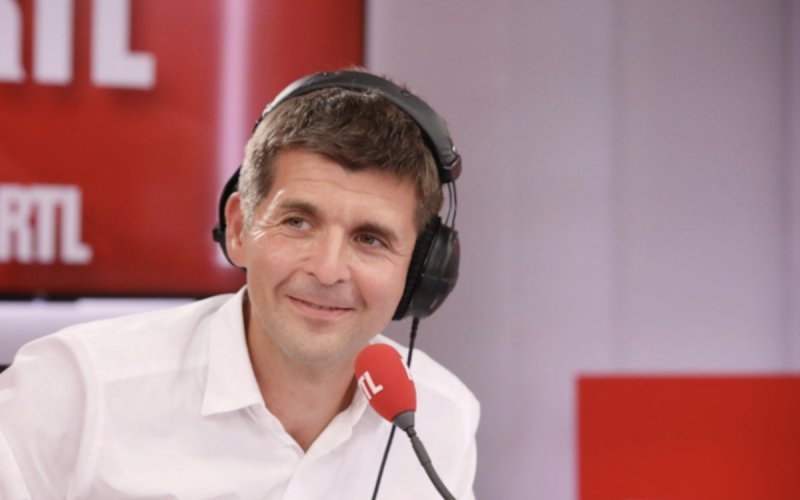 Thomas Sotto blessé : son absence de RTL va durer bien plus longtemps que prévu