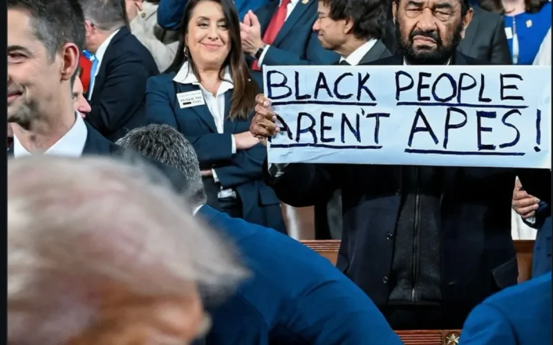 Un élu expulsé après avoir défié Trump en plein Congrès