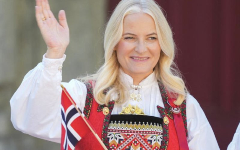 Un proche de Bill Gates a mis Mette-Marit en contact avec Epstein