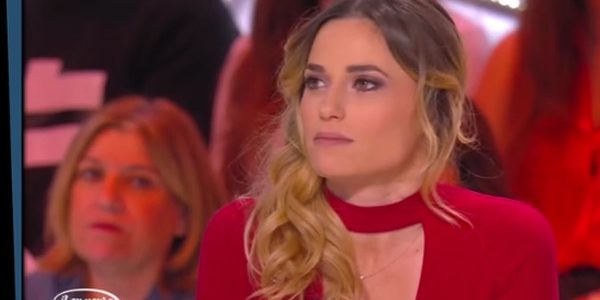 Capucine Anav jamais sans sa culotte porte-bonheur