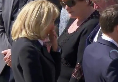 brigitte-macron-souffrance-drame-craque-public