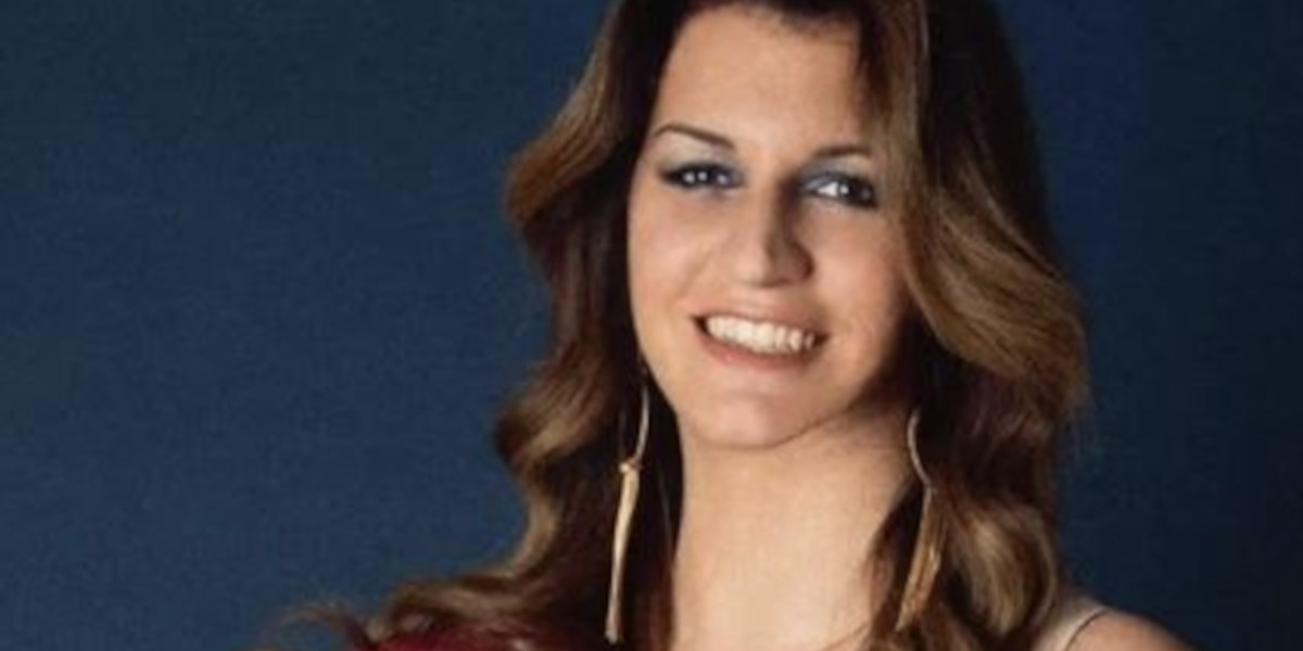 À Saint-Germain, Marlène Schiappa affiche ses rondeurs de grossesse