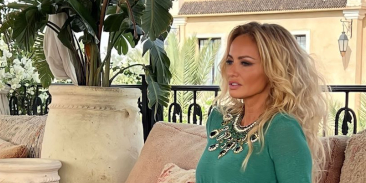 Adriana Karembeu et Marc Lavoine : l'idylle confirmée, un baiser en plein Paris (photo)