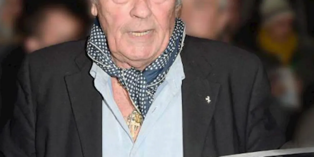 Alain Delon, grave accident de voiture - Anouchka donne des nouvelles (photo)