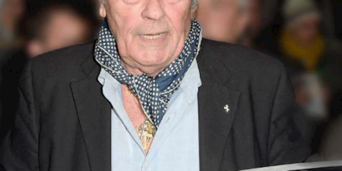 Alain Delon, un grave accident de voiture, révélation sur son état