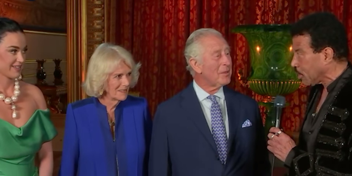 American Idol secoué par Charles et Camilla Parker-Bowles, le show avec Katy Perry et Lionel Richie, un moment historique (vidéo)