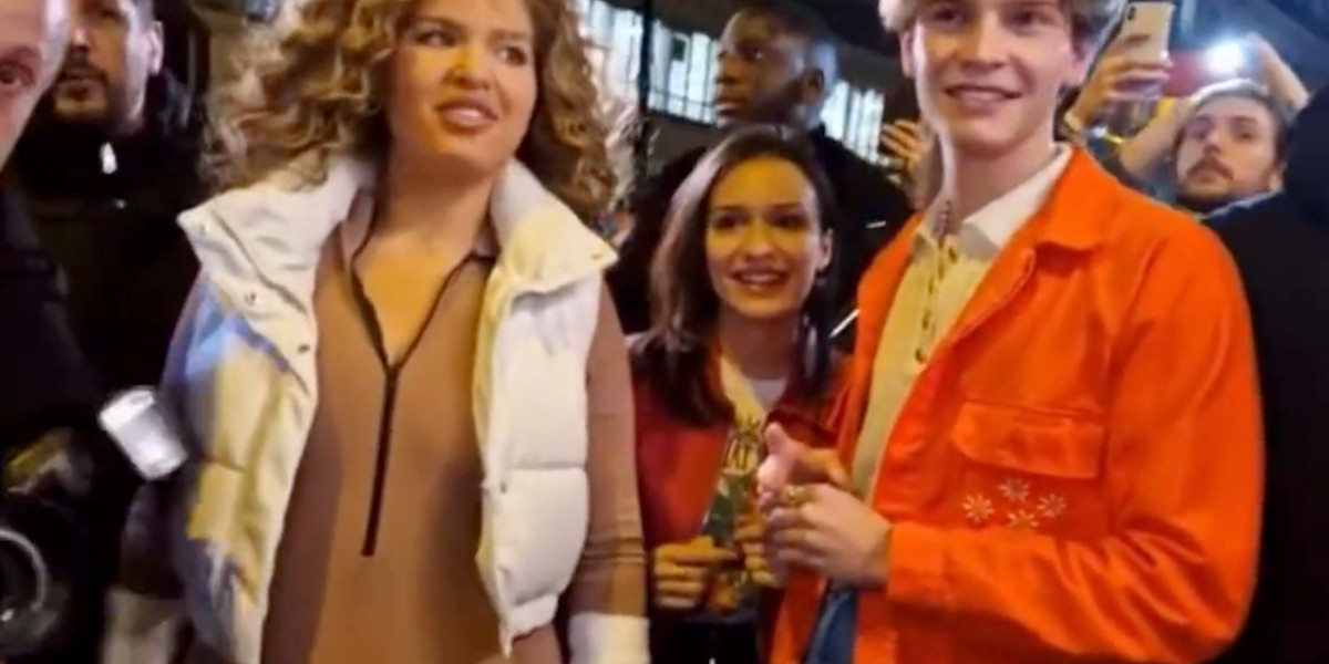Anisha (Star Academy) subjugue Léa, conversation « secrète » au showcase chez Sony (vidéo)