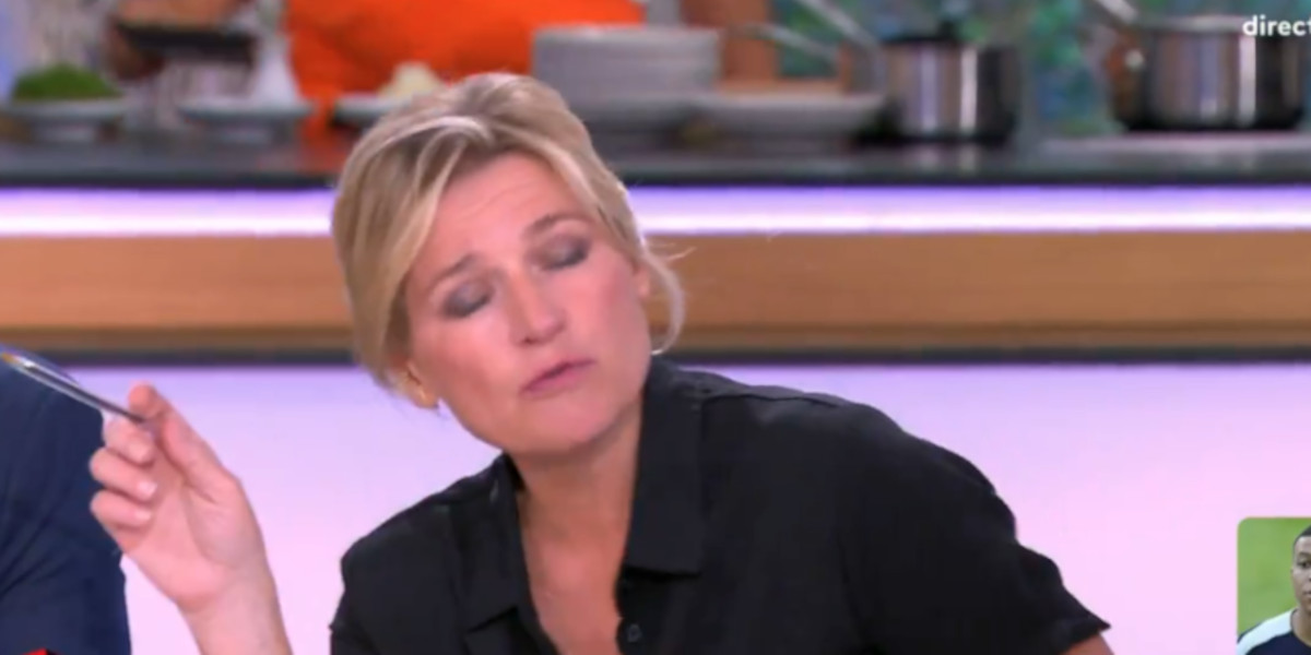 Anne-Élisabeth Lemoine sous le charme de James Franco dans C à vous, une séquence déjà culte 