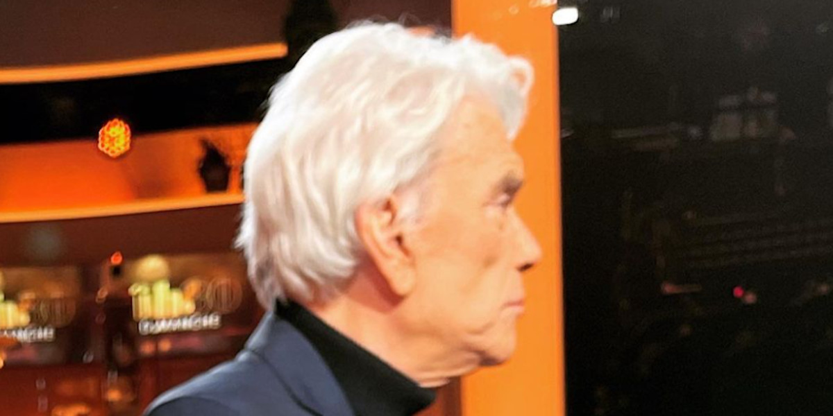 Bernard Tapie met dans l'embarras Emmanuel Macron, révélations sur le vaccin chez Laurent Delahousse
