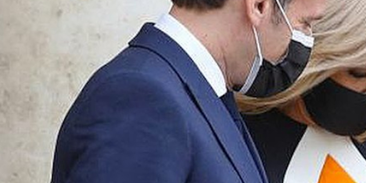 Brigitte et Emmanuel Macron, couple en crise à l'Elysée, un simple regard torpille la rumeur (photos)