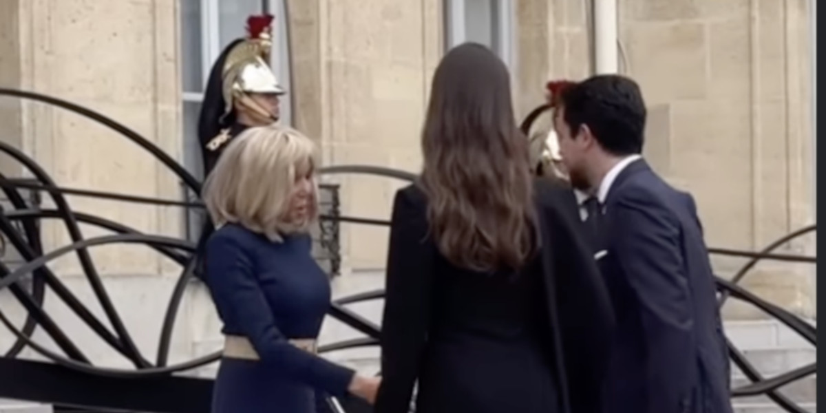  Brigitte et Emmanuel Macron fâchent avec la visite de Hussein de Jordanie 