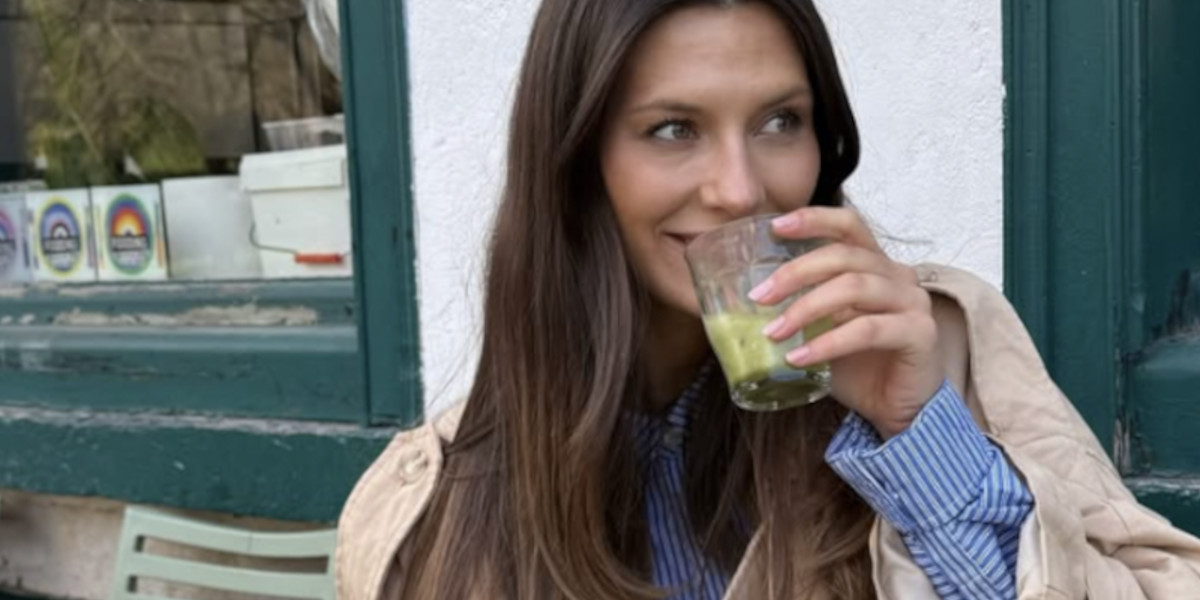 Camille Cerf : sa bataille hilarante... contre un jean !