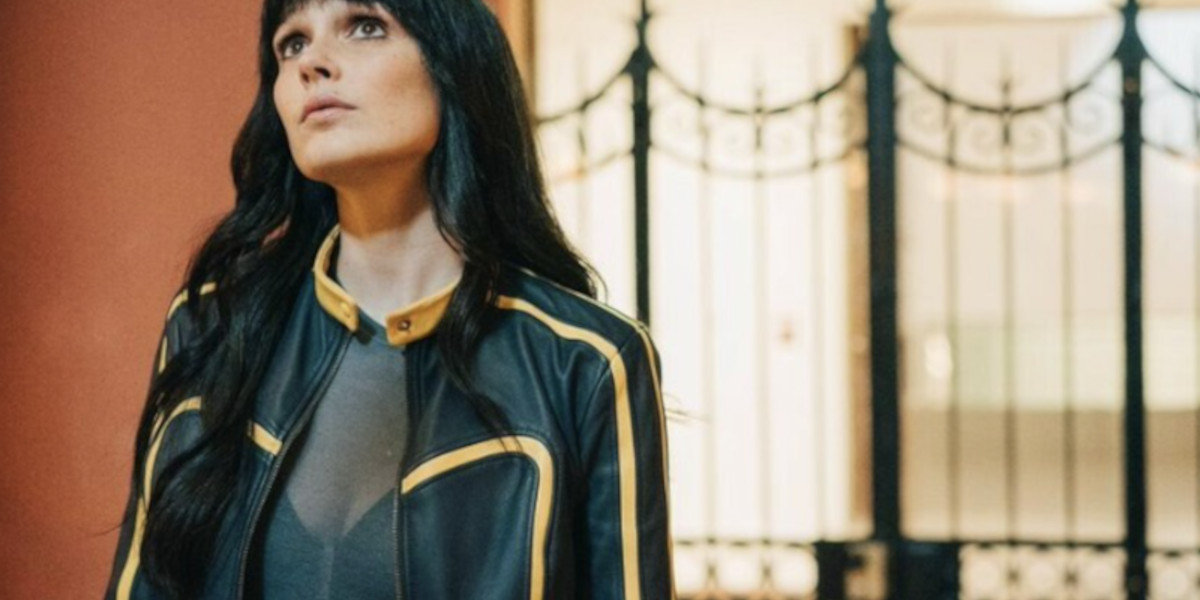 Camille Lou sur TF1 dans « Cat's Eyes » : qui est son compagnon ?