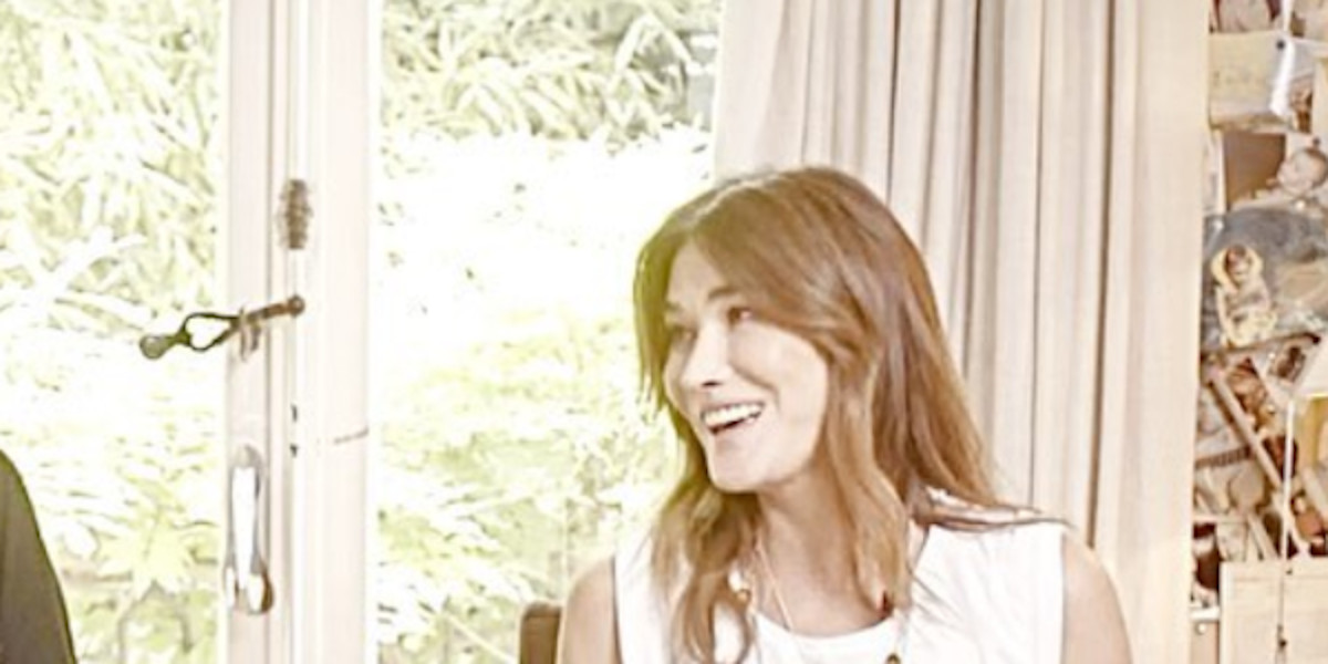 Carla Bruni « en larmes », sa photo choc en soutien à Nicolas Sarkozy
