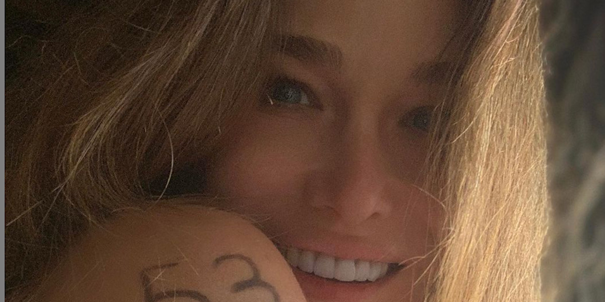Carla Bruni, mise en danger de sa fille Giulia, petite bourde sur Instagram (vidéo)
