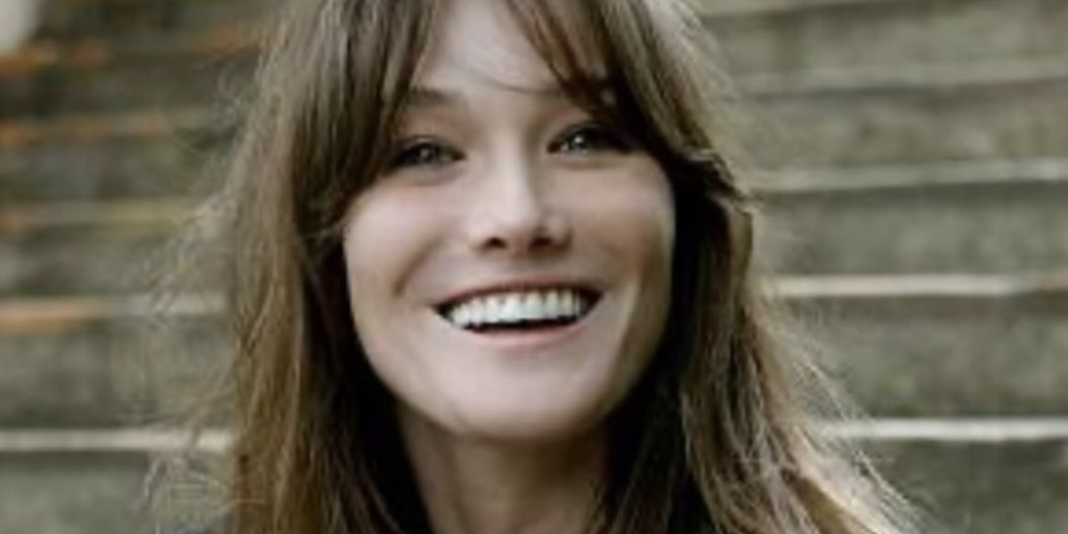 Carla Bruni-Sarkozy : Emily in Paris lui fait revivre un moment effrayant