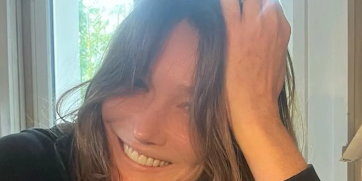 Carla Bruni touchée, ce geste délicat d'Emmanuel et Macron après un pénible deuil