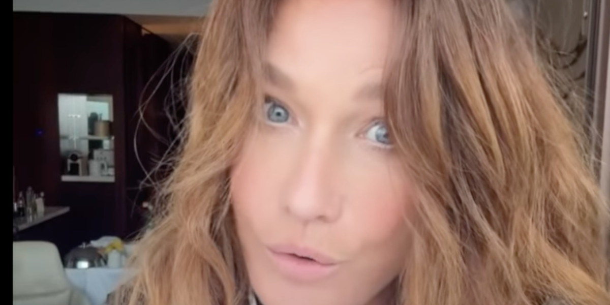 Carla Bruni-Sarkozy à Dubaï : Un post « controversé » depuis sa chambre divise ses Fans