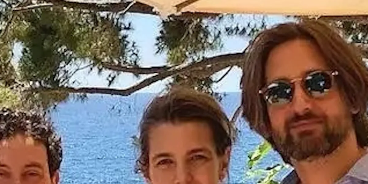Carole Bouquet confondue avec Charlotte Casiraghi, Dimitri Rassam dissipe le malentendu (photo)